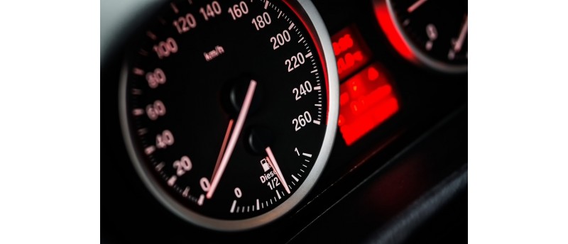 Europenii impun limitatoare de viteză pe toate mașinile de serie! Iată noua lege aprobată de Comisia Europeană